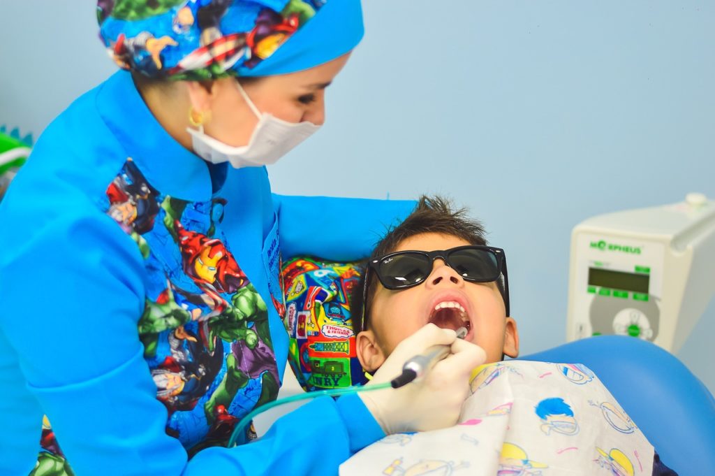 child at the dentist